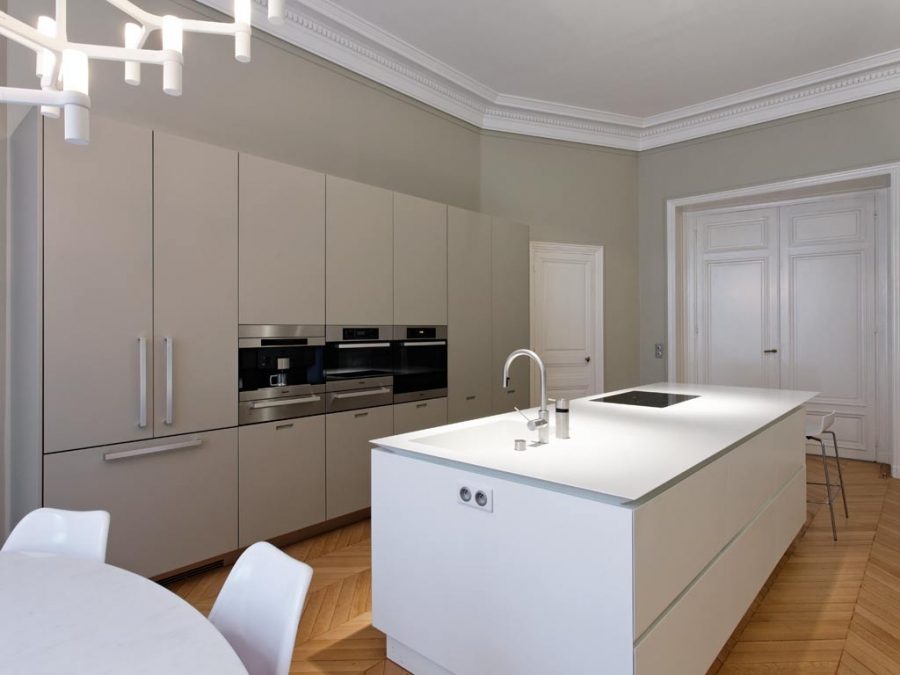 Cocina minimalista con isla