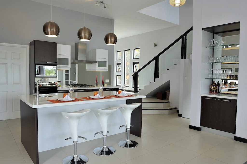 Isla de cocina moderna y futurista